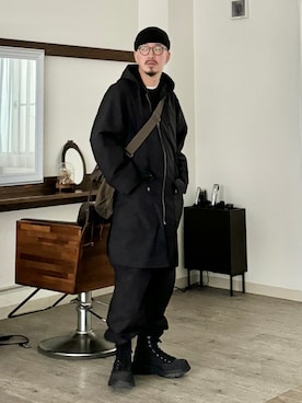 「Alexander McQueen（アレキサンダーマックイーン）のアイテム（Shoes、ブラック系）」を使った、massuさん（メンズ・174cm）の春コーディネート