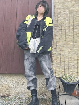 「アイテム（デニムジャケット）」を使った、ペキさん（レディース・50cm）の春コーディネート
