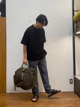 「URBAN RESEARCH DOORS（アーバンリサーチドアーズ）のリネンライクイージートラウザー（その他パンツ、グレー系）」を使った、かわむらさん（メンズ・183cm）の春コーディネート