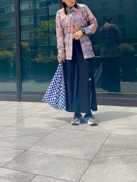 「NIKE（ナイキ）のアイテム（スカート）」を使った、たむらヘプバーンさん（レディース・168cm）の春コーディネート