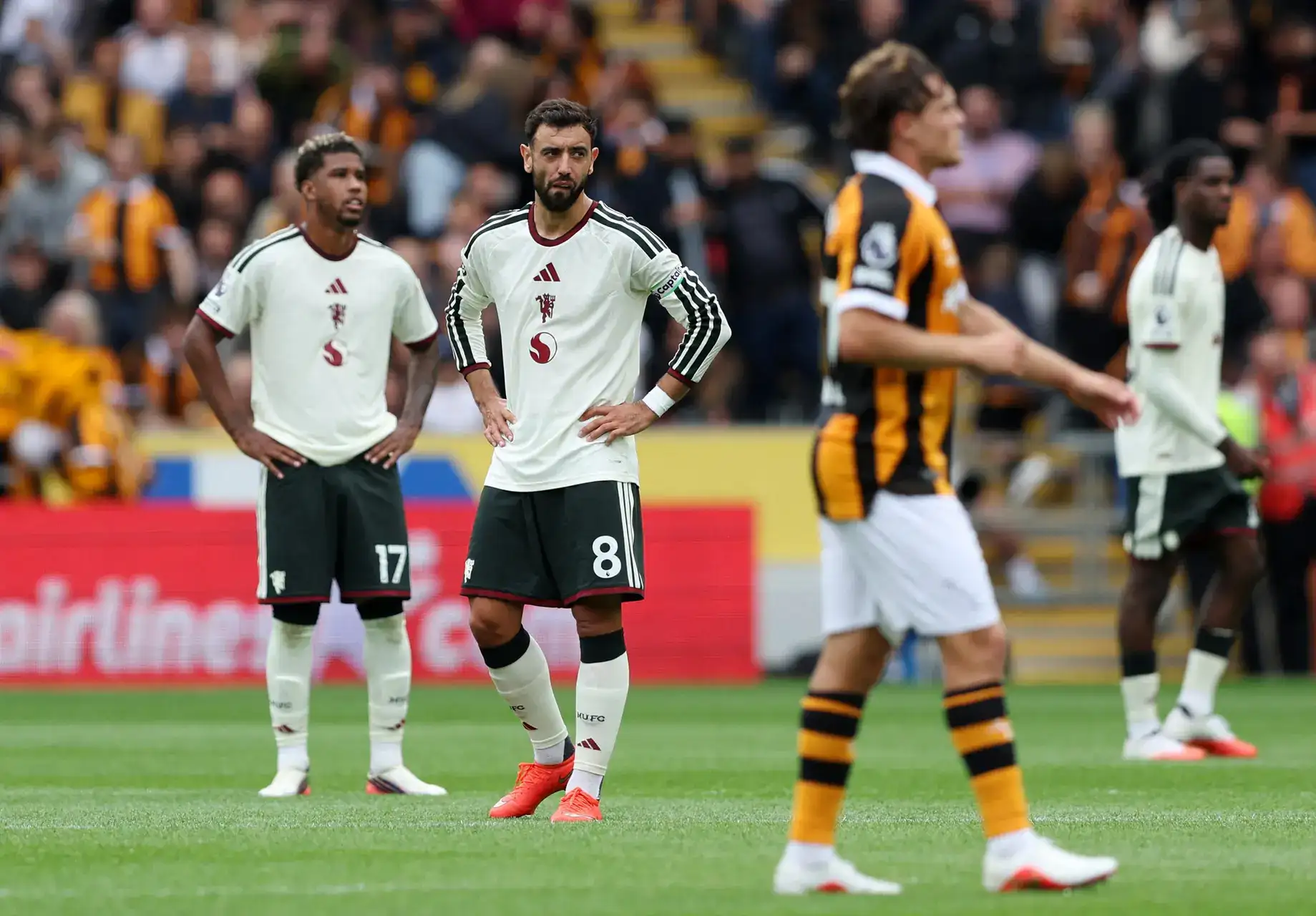 Man United beaten 2-0 as Hull makes dream return to Premier League