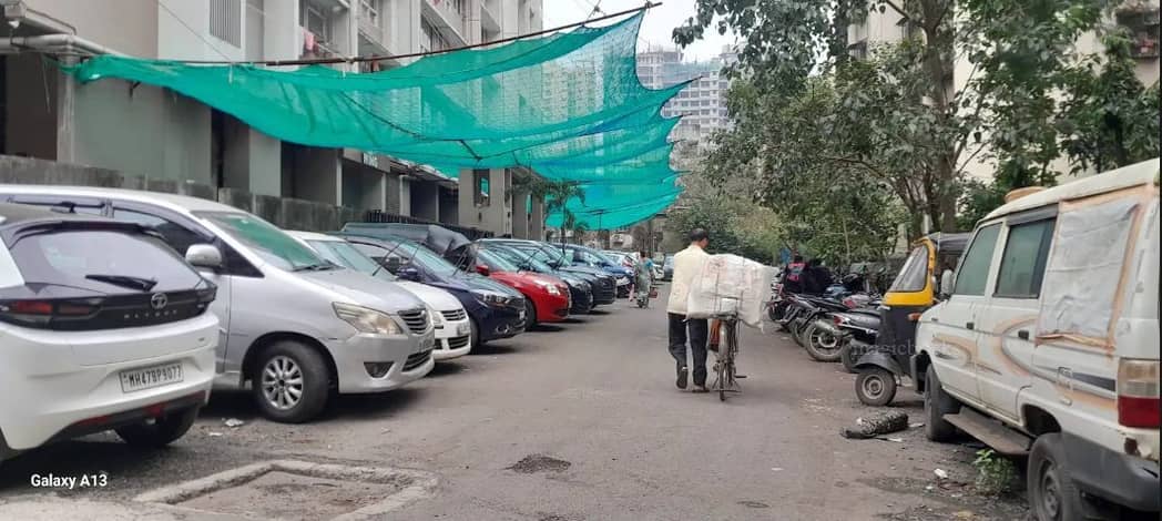 parking in Devipada