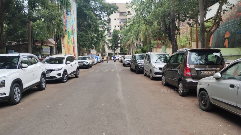 parking in Film City Road