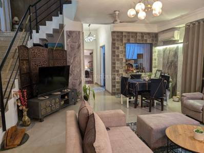 3BHK Multistorey Apartment for Resale in Raheja Vedaanta at Sector 108