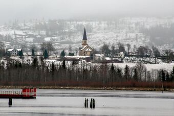 Fetsund kirke 210412.jpg