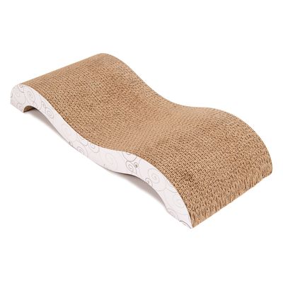 Wellige Kratzmatte aus Pappe mit weissem Rand und dekorativen Spiralmustern.