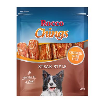 Rocco Chings Steak-Style, csirke hallal, 200g. Újrazárható csomagolás kutya képével és a következő szöveggel: 'As delicious as a steak!'.