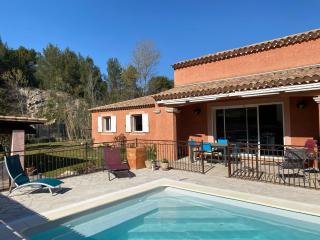 Spacieuse villa familiale avec piscine -8 couchages - 0