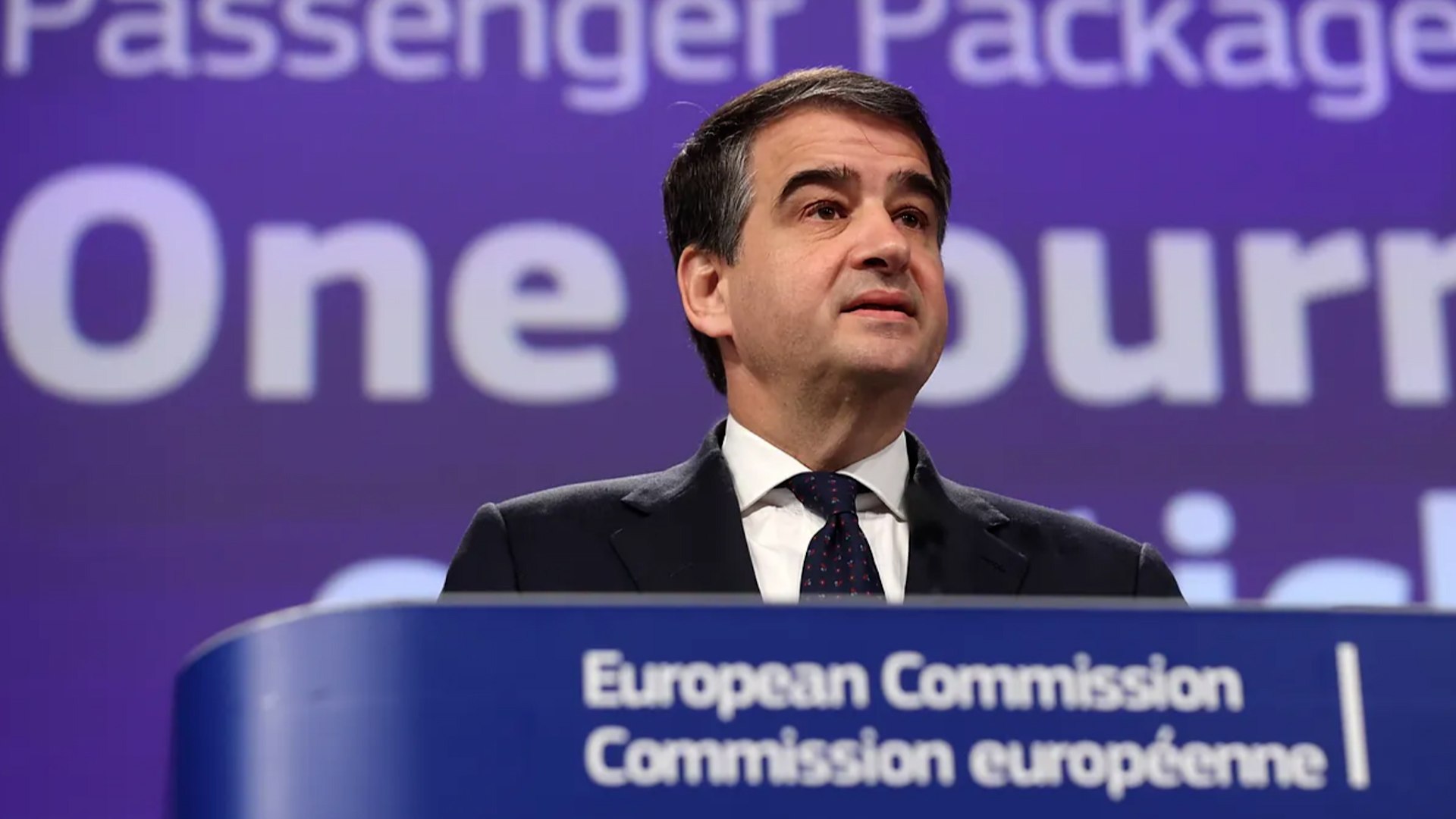 La Comisi�n Europea ha ratificado que el uso que el Gobierno de Espa�a hizo de los fondos comunitarios para sufragar pensiones no es ilegal. El vicepresidente de Cohesi�n y Reformas, Rafael Fitto, ha incidido en que estas operaciones se consideran maniobras de "gesti�n de tesorer�a" y son admisibles bajo el marco actual, siempre que se trate de un uso temporal de la liquidez para cubrir desembolsos presupuestarios urgentes.