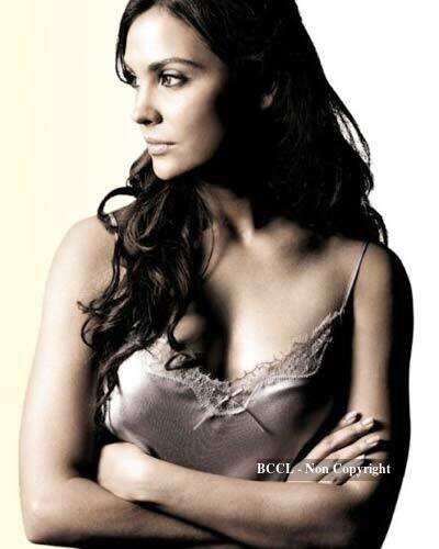 Lara Dutta's Portfolio Pics