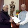 Article image for: Bihar CM <i class="tbold">nitish kumar</i> resigns, stakes claim to new government