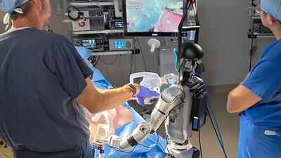 Humanoid robots perform live surgery for the first time in world-first medical breakthrough