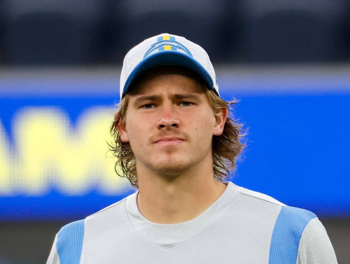 Retratode Justin Herbert Fondo de pantalla