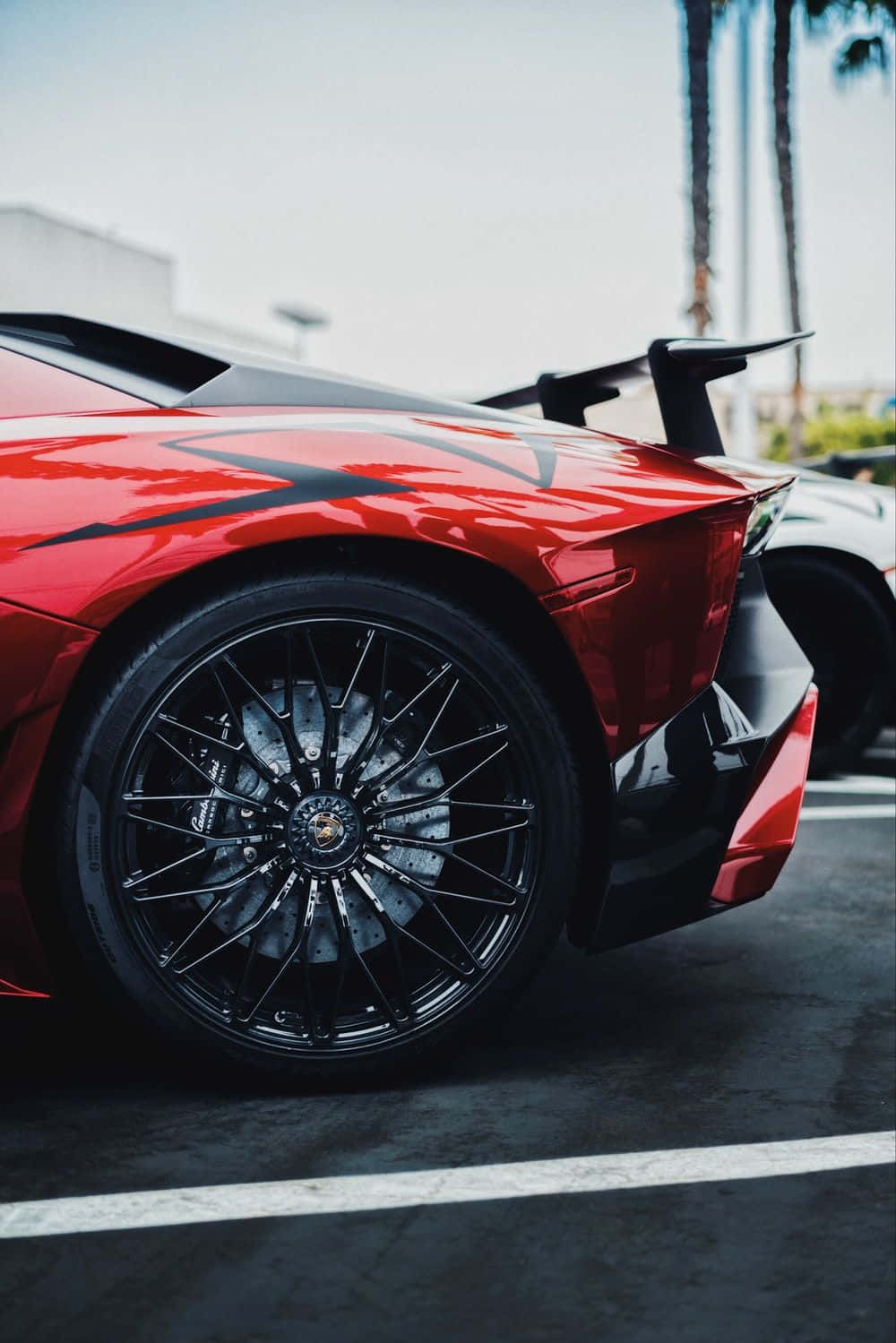 Desatandoel Poder Del Lujo A Través Del Teléfono Lamborghini Fondo de pantalla