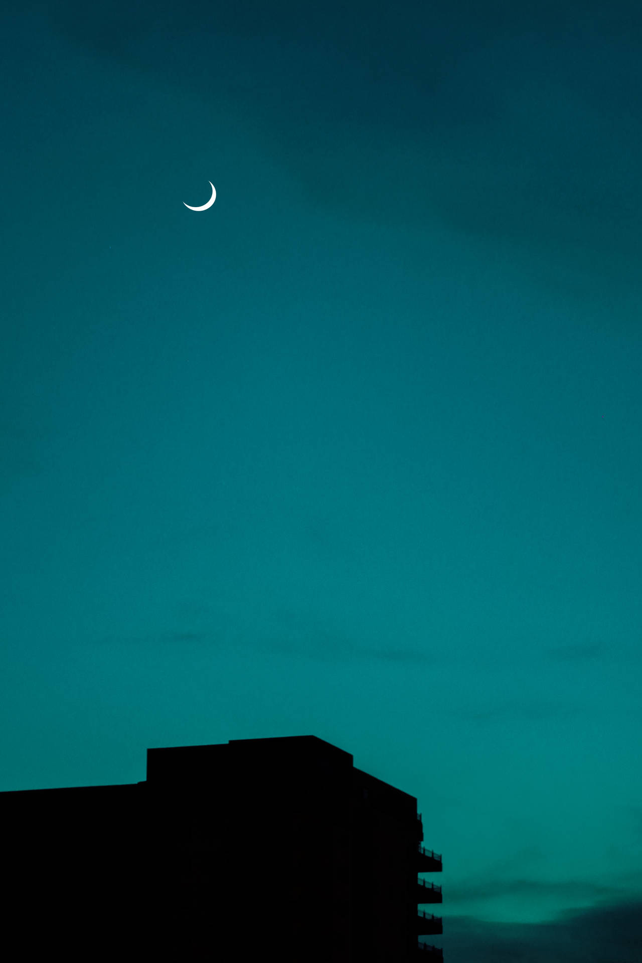 Lua e céu turquesa papel de parede — Imagens abstratas azuis Papéis de Parede