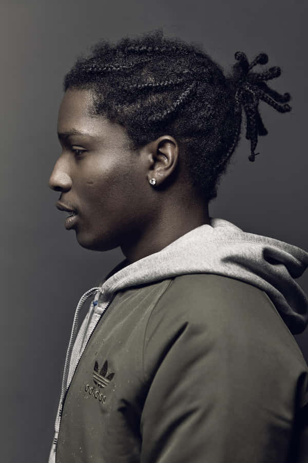 Preparándosepara su próximo álbum: ASAP Rocky probó en el estudio.