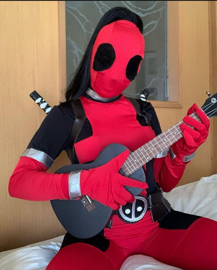 Wallpaper Bella Poarch Cosplay Deadpool