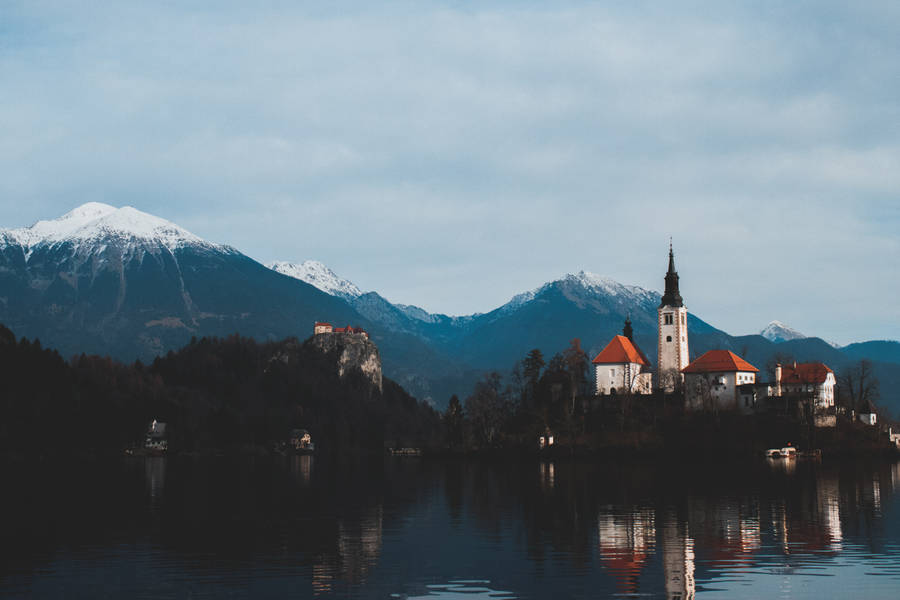 Aperçu du papier peint château, tour, lac, reflet