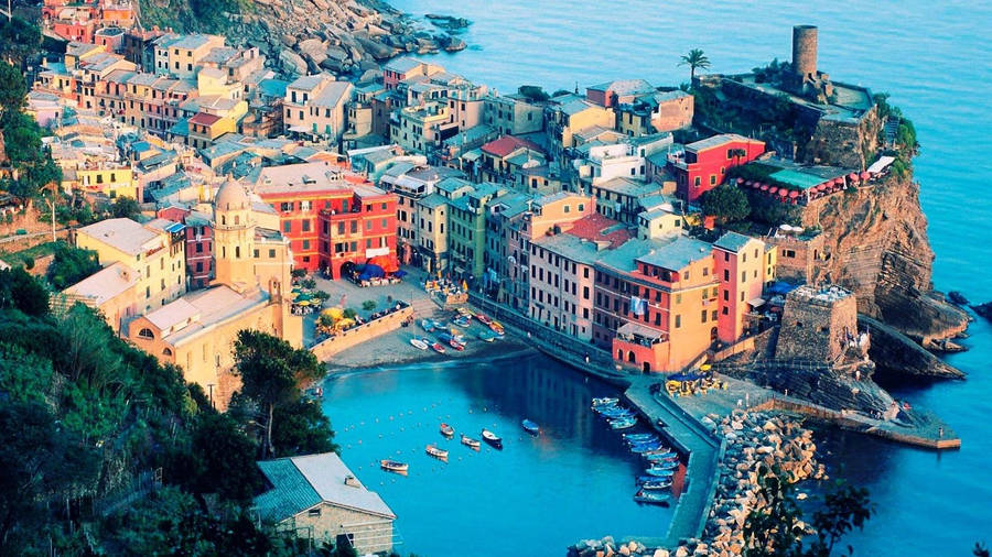 1600x900 Vernazza Italy Travel Wallpaper