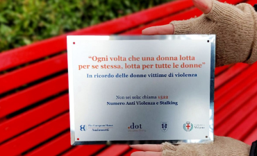 Panchine rosse contro la violenza sulle donne