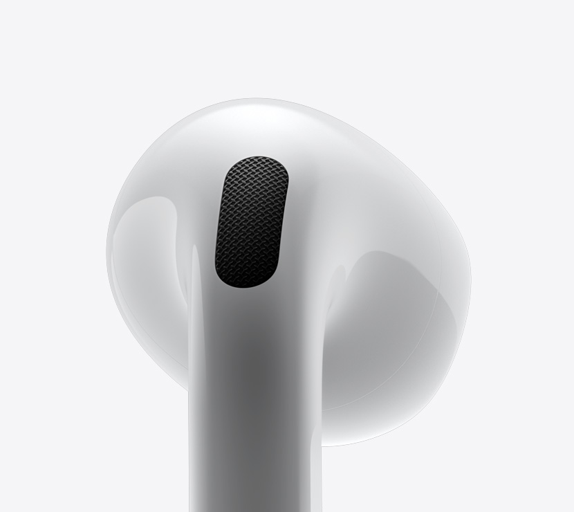 Prikaz izbliza i sa strane slušalica AirPods 4.