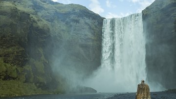 ‎Gustaf Skarsgard as Floki in Iceland