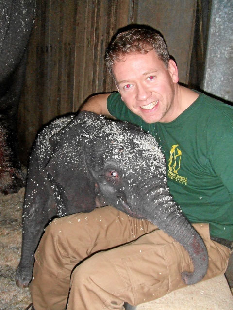 Tamo and head elephant keeper Filipe von Gilsa