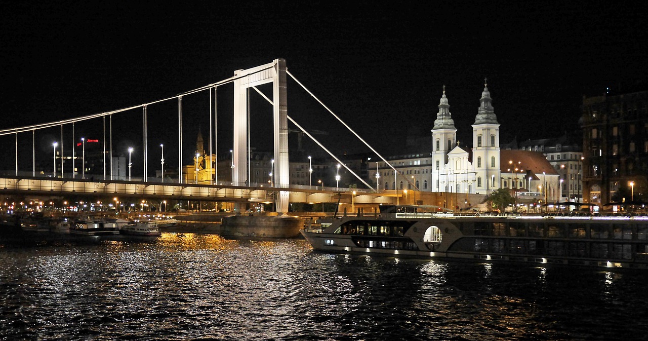 Egy újabb építészeti bravúr Budapesten! Egy újabb építészeti bravúr Budapesten!