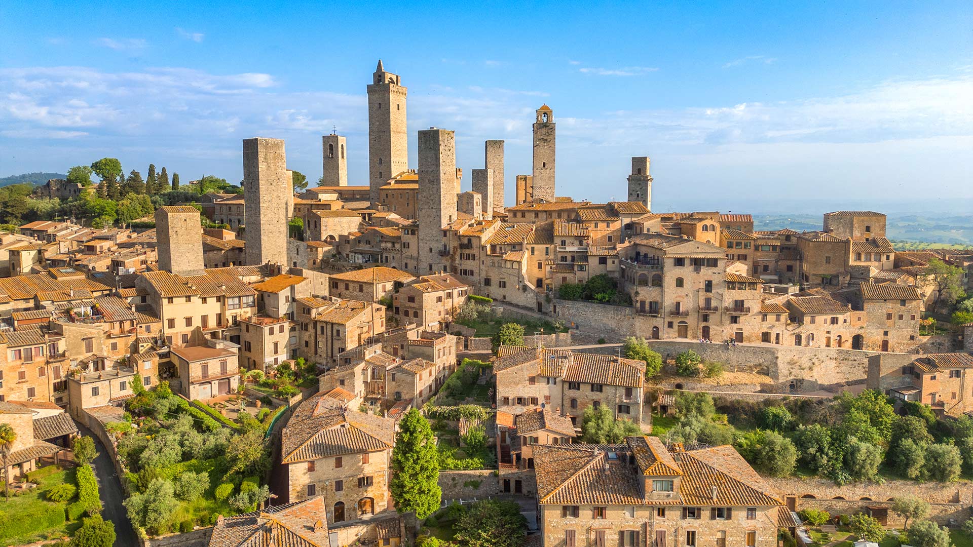 iStock-2189059786H San Gimignano,