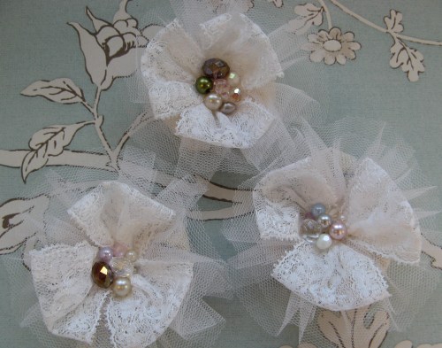 lace and tulle brooches 1