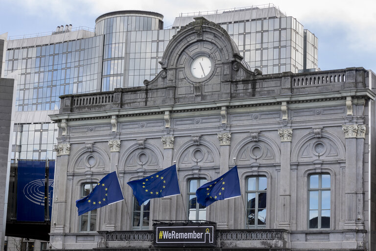 Nuotrauka 4: Holocaust Remebrance day: European Parliament buildings in Brussels display the banner #WeRemember