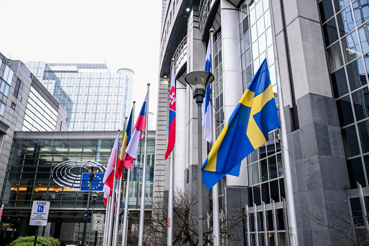 European and Swedish flags at half-mast in front of EP buildings in Brussels and Strasbourg as sign of solidarity for the victims of the attack at the education centre in Örebro, Sweden