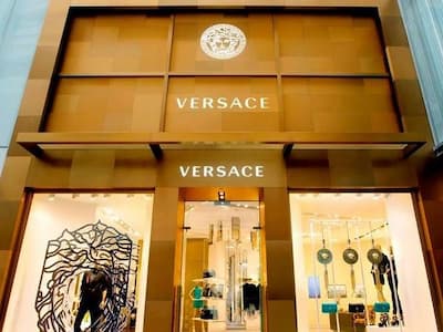 PRADA 將豪砸 500 億收購 Versace！背後原因解析一次看！