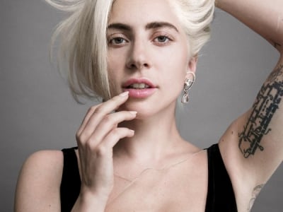 根本不同人！回顧 Lady Gaga 自己都認不出的 5 大「黑歷史 Look」，網友：生牛肉裝竟然不是最慘