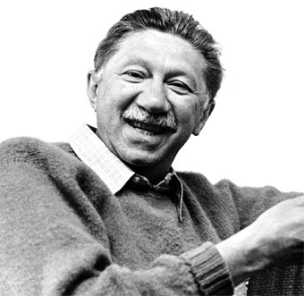 Foto de Abraham Maslow, autor da pirâmide de Maslow