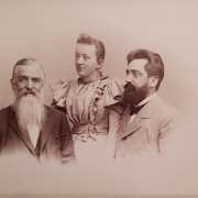 Fotografie von Robert Radecke mit Schwiegertochter Marguitta und Sohn Ernst (55 Nachl 115/F,6)