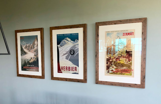 How to hang pictures so that they stay in place Simple tip for hanging wall art so that it will not move