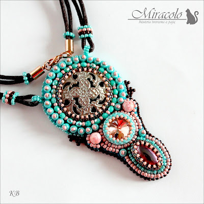 Wisiorek Erebor wisiorek z ozdobnym guzikiem, pendand and button, rococo pendant