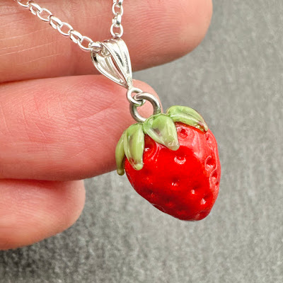 Lampwork glass strawberry necklace handmade by Laura Sparling Lampwork glass strawberry necklace handmade by Laura Sparling