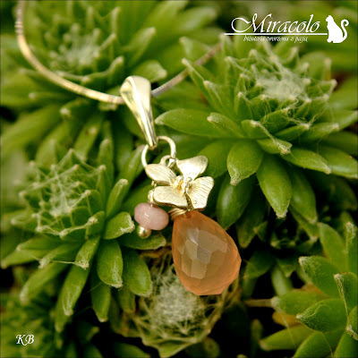 Clairrenaissance - wisiorek z chalcedonem miracolo, chalcedon. chalcedony pendant