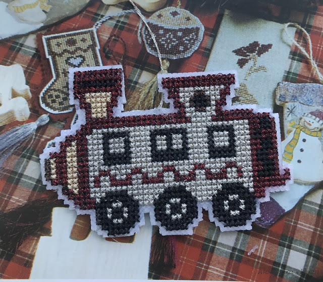 Новогодняя игрушка паровоз Новогодняя игрушка паровоз