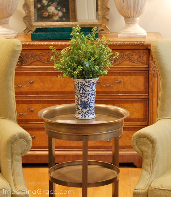 Boxwood clippings in vase | ImpartingGrace.com