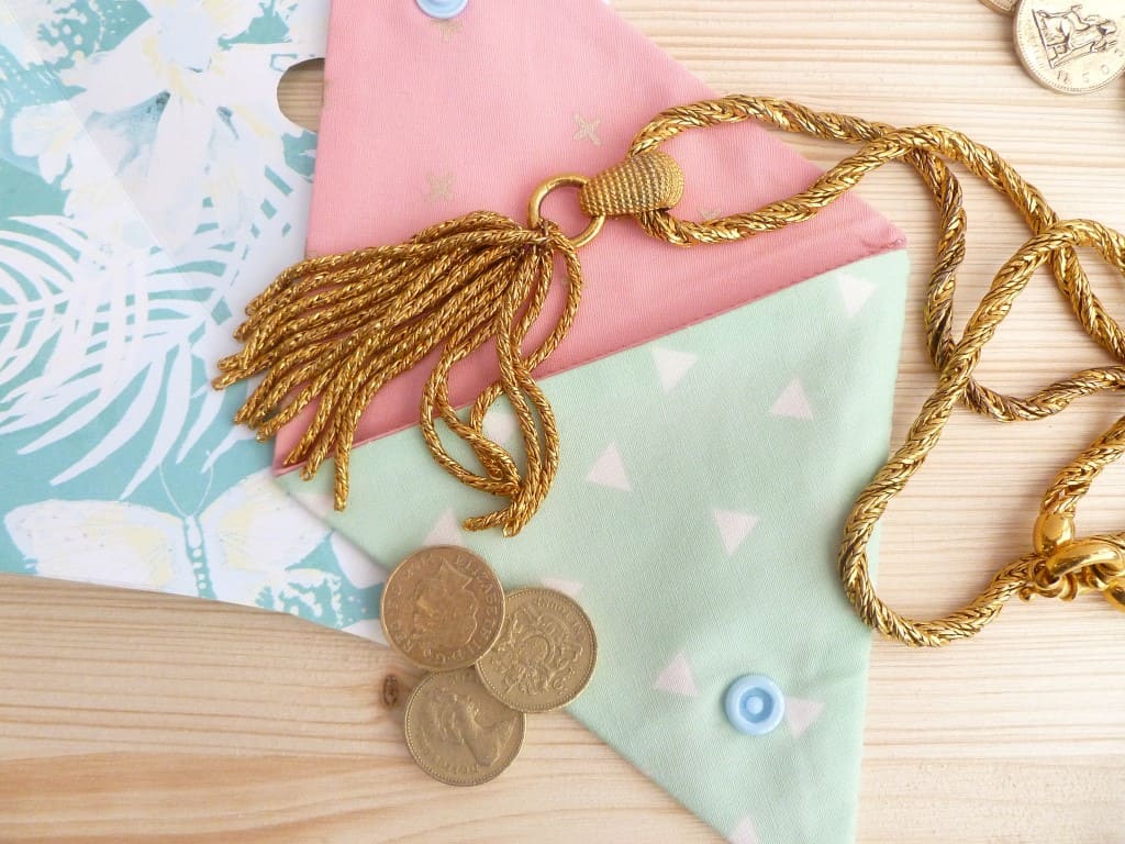 Triangle Pouch / Coin Purse Tutorial Triangle Pouch / Coin Purse Tutorial