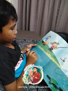 Dedek membaca
