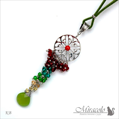 Seyval -wisiorek z gronem z kwarców i chalcedonem Miracolo, chalcedony ang quartz pendant, oponki kwarcu, chalcedon kropla, cytryn, wisiorek