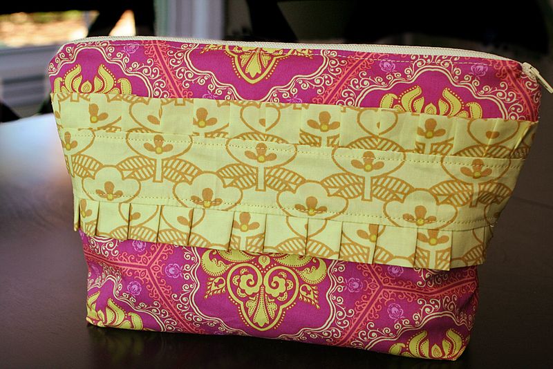 Ruffled Zipper Pouch Bag Tutorial Ruffled Zipper Pouch Bag Tutorial