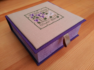 Caja violeta caja, boite, box, cartonnage, bordado, embroidery, broderie, punto cruz, cross stitch, point croix, botanical stitches, the drawn thread