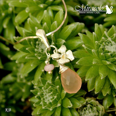 Clairrenaissance - wisiorek z chalcedonem miracolo, chalcedon. chalcedony pendant