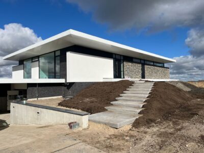 Moderne Villa In Blitsaerd, Leeuwarden, Met Zwembad In De Kelder, Hooggelegen Voor Een Prachtig Uitzicht Over De Omliggende Velden