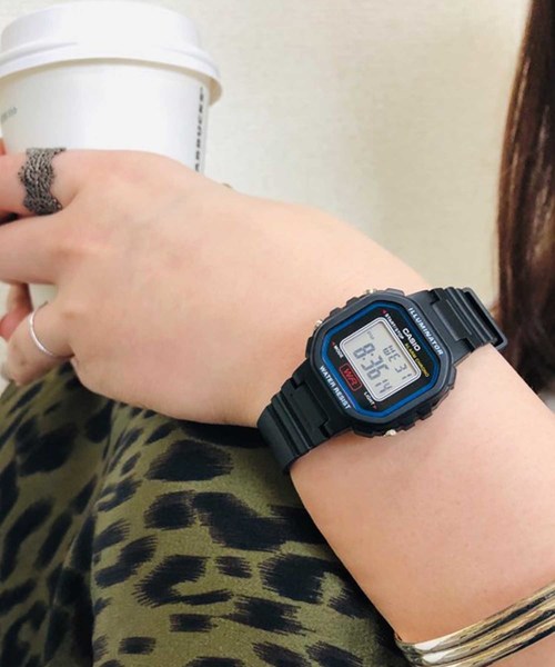 CASIO(カシオ)の「【60】【CASIO(カシオ)】スタンダードデジタル ミニ(デジタル腕時計・レディース・ブラック/レッド/シルバー/イエロー/ブルー/ブラック系その他/ピンク/ライトピンク・FREE)」の2枚目の写真